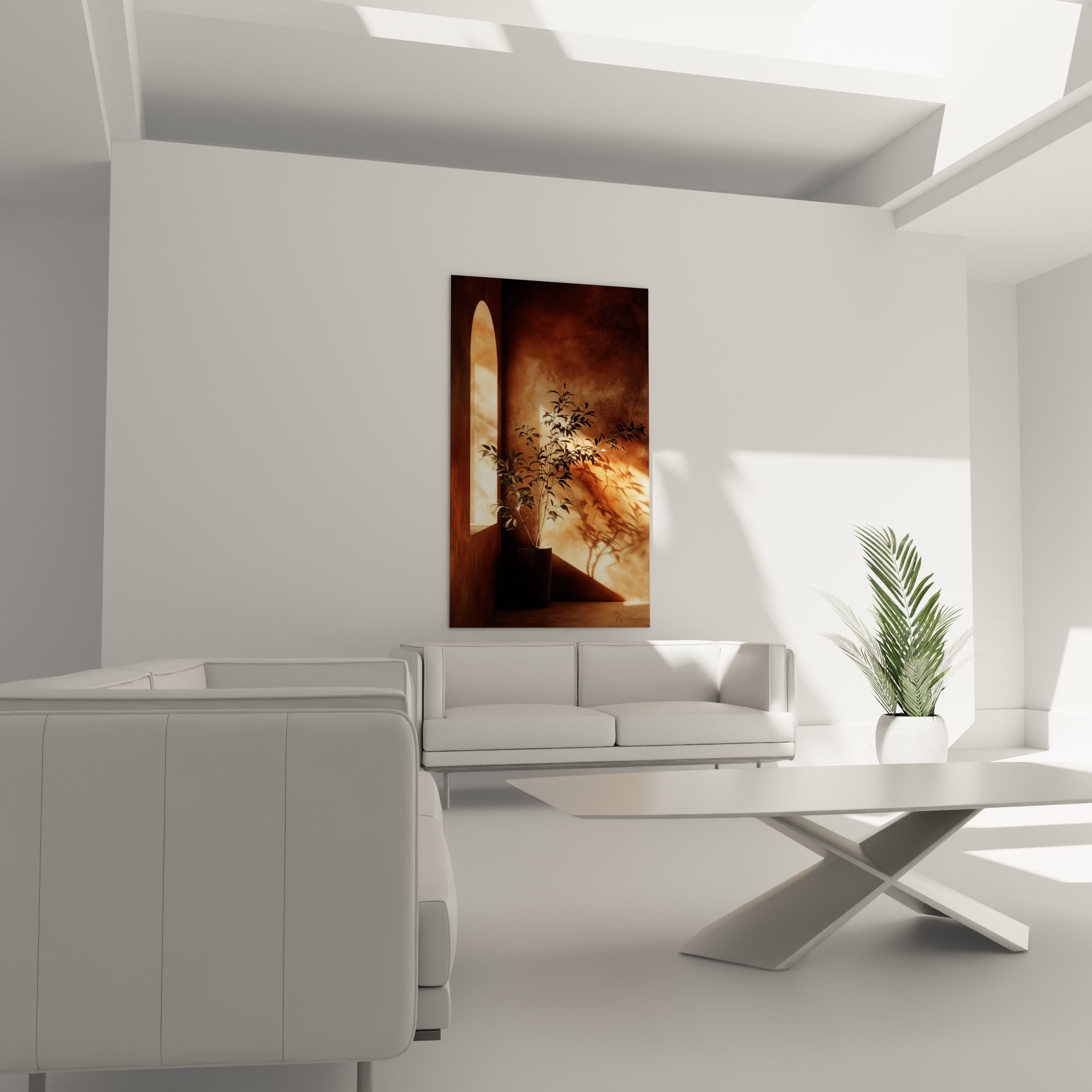 Silhouette végétale et arche dorée en teintes terracotta et brune, au-dessus d'un canapé dans un salon lumineux