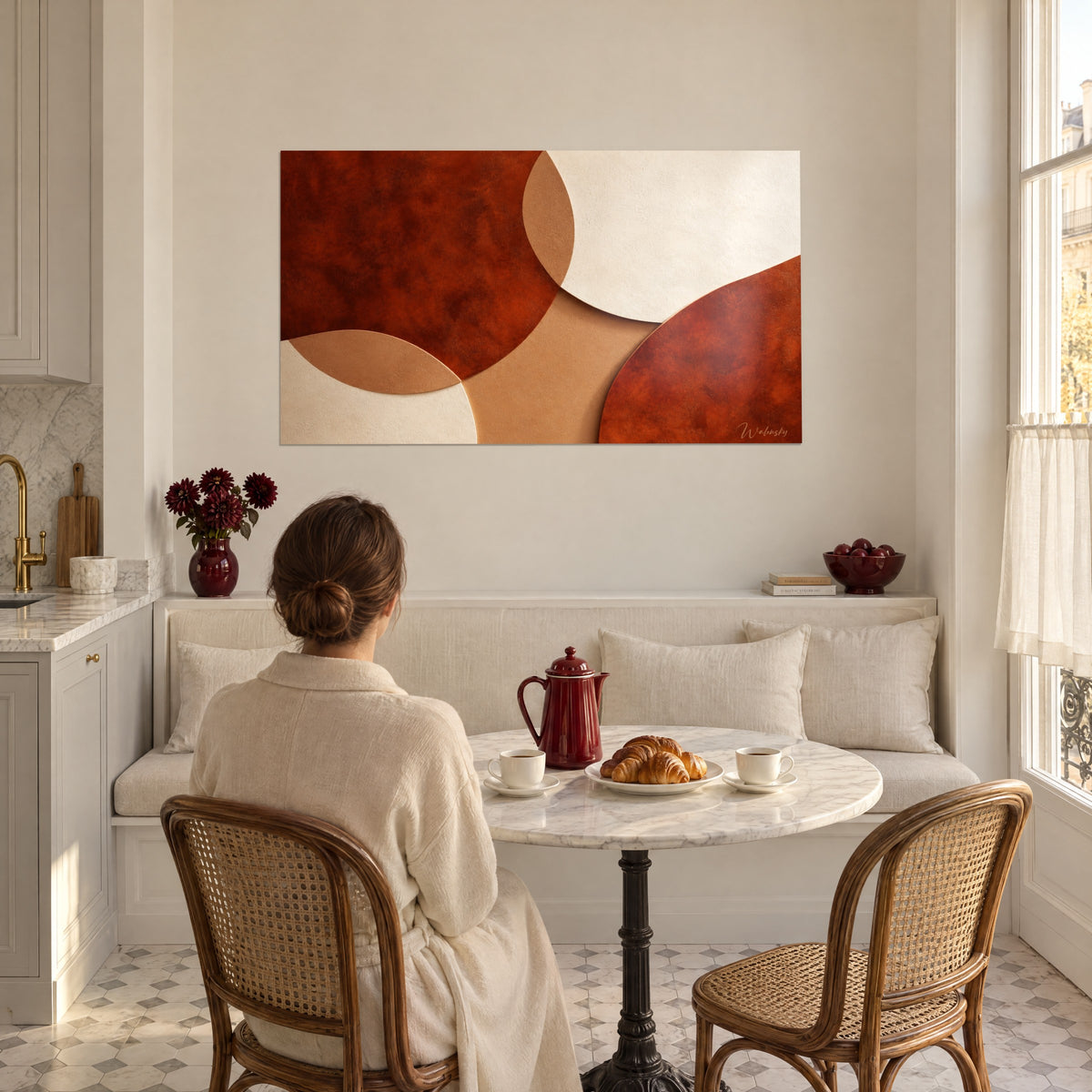 Tableau découpes arrondies terre cuite et crème, grain de papier visible, face à une banquette et une table de marbre
