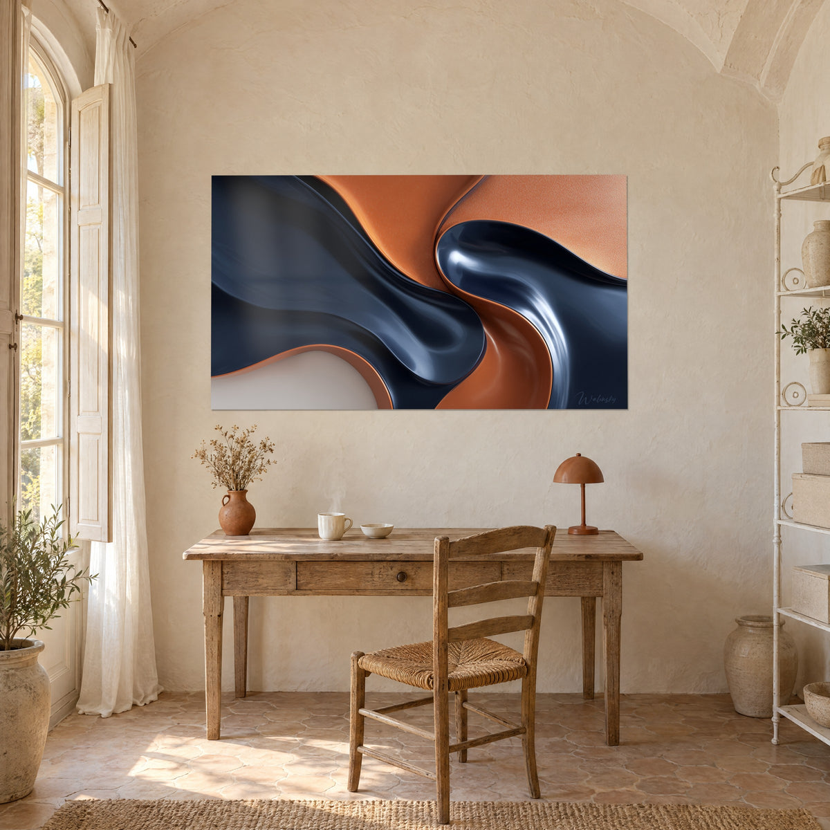Cuadro abstracto de coladas azul noche lustradas y naranja quemado sobre un escritorio de madera, silla de enea, masía provenzal