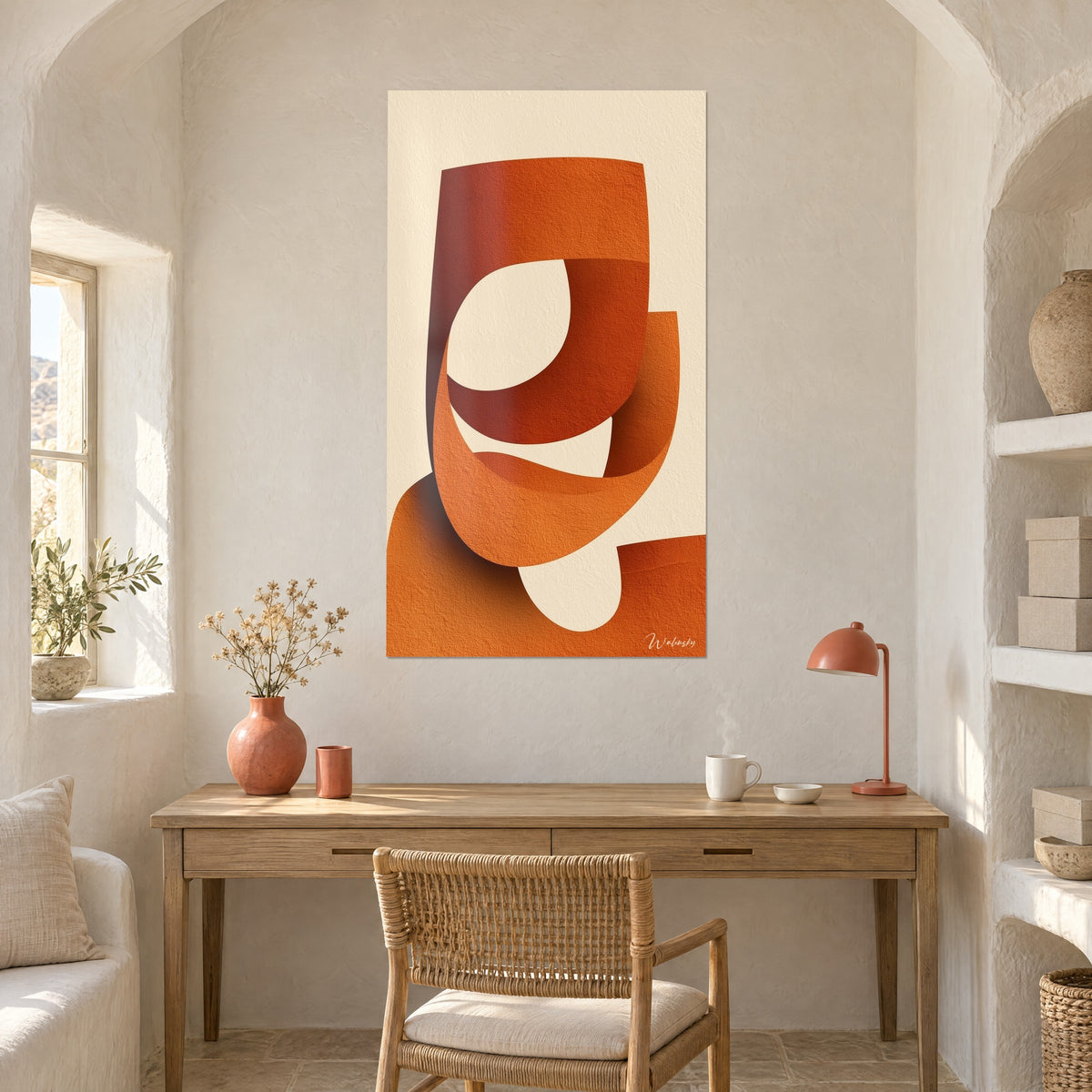 Schilderij abstracte compositie in koperoranje en crème, spiraalvormig lint, houten bureau en terracotta lamp, Mediterraans huis