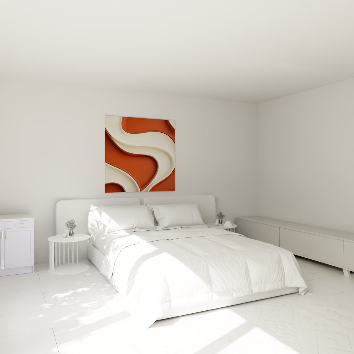 Courbes terracotta et crème ondulant en douceur, accrochées au-dessus d'un lit dans une chambre claire