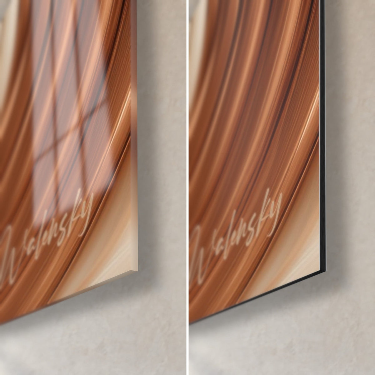 Schilderij met glanzende koperen en crème buiskrullen, rechter onderhoek: glanzend acrylglas links, mat Dibond rechts
