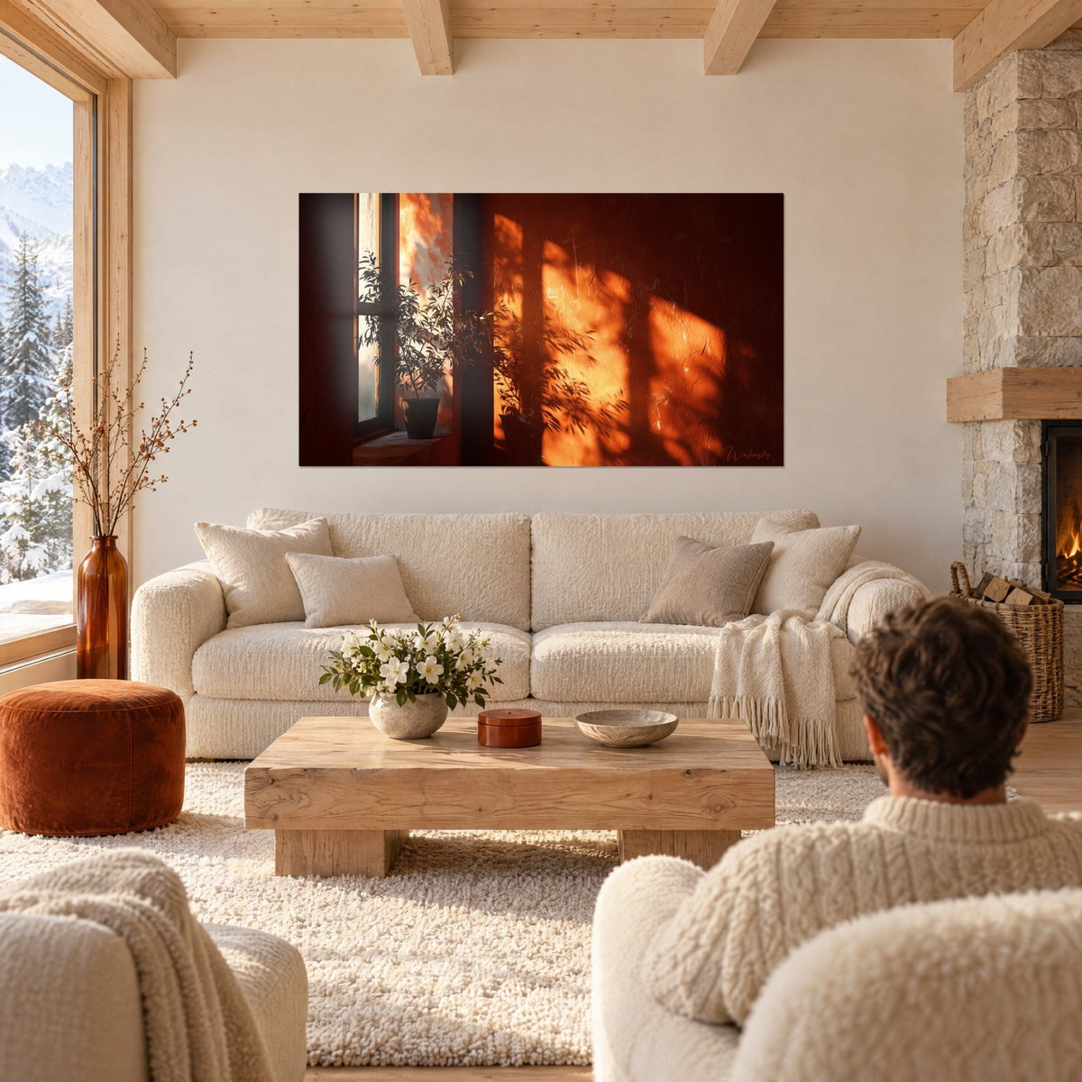 Tableau plante en pot dans l'embrasure d'une fenêtre, ocre et brun, au-dessus d'un canapé dans un salon lumineux