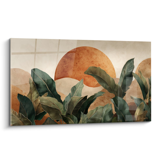 Feuilles de bananier vertes devant un soleil terracotta sur fond beige texturé et collines ocre