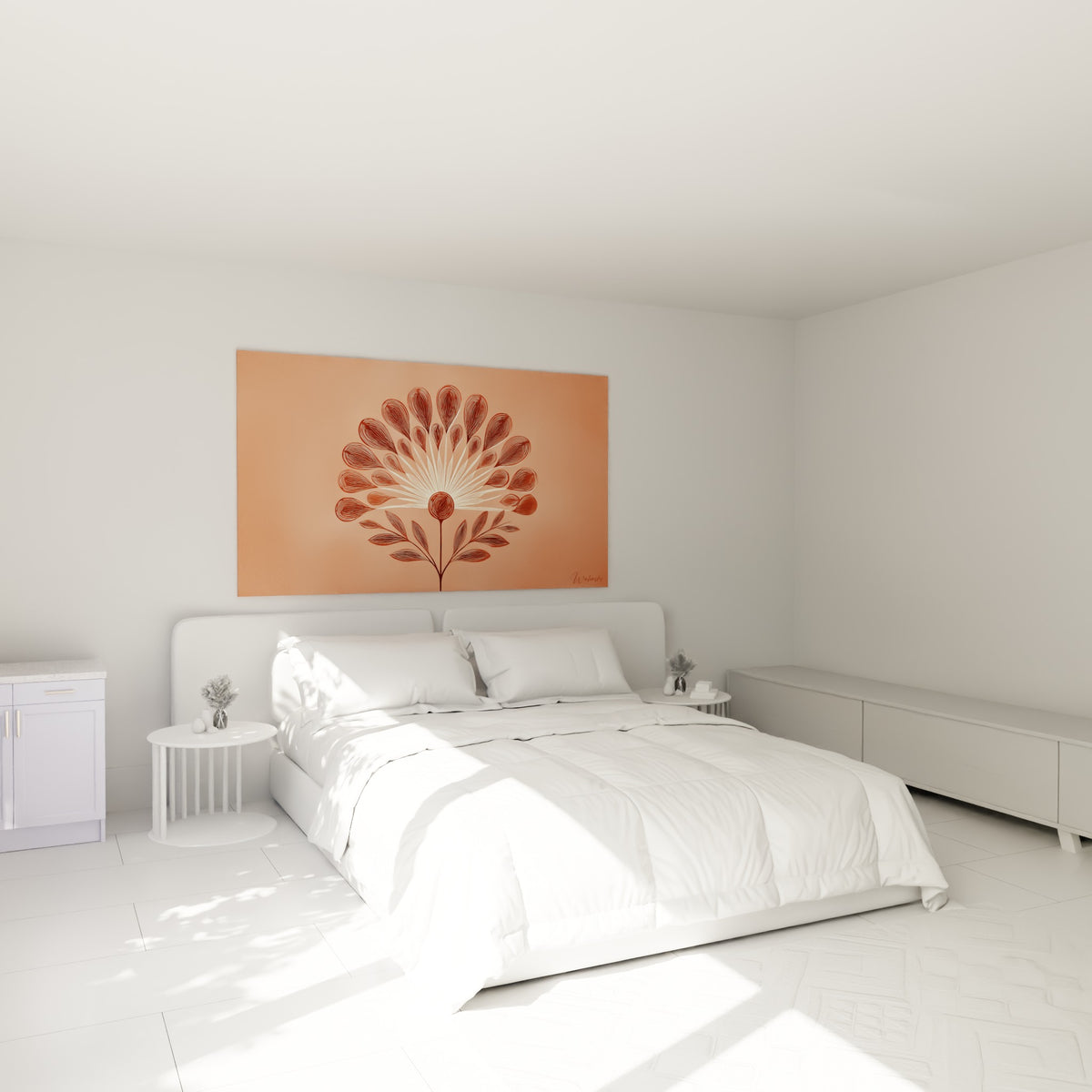 Motif floral terracotta et brun profond accroché au-dessus d'un lit dans une chambre claire