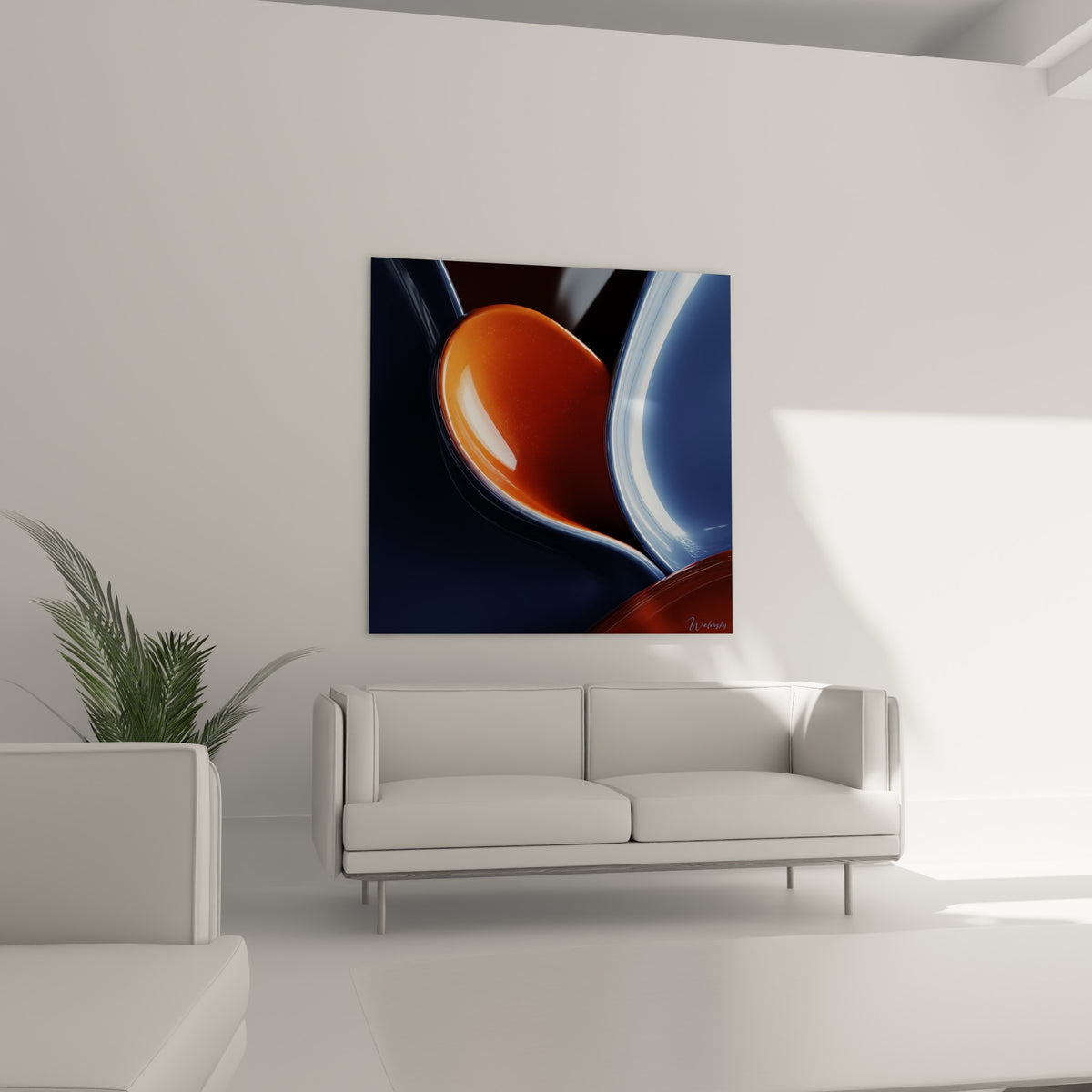 Masse orangée luisante contre des striations bleu marine, tableau accroché au-dessus d'un canapé dans un salon lumineux