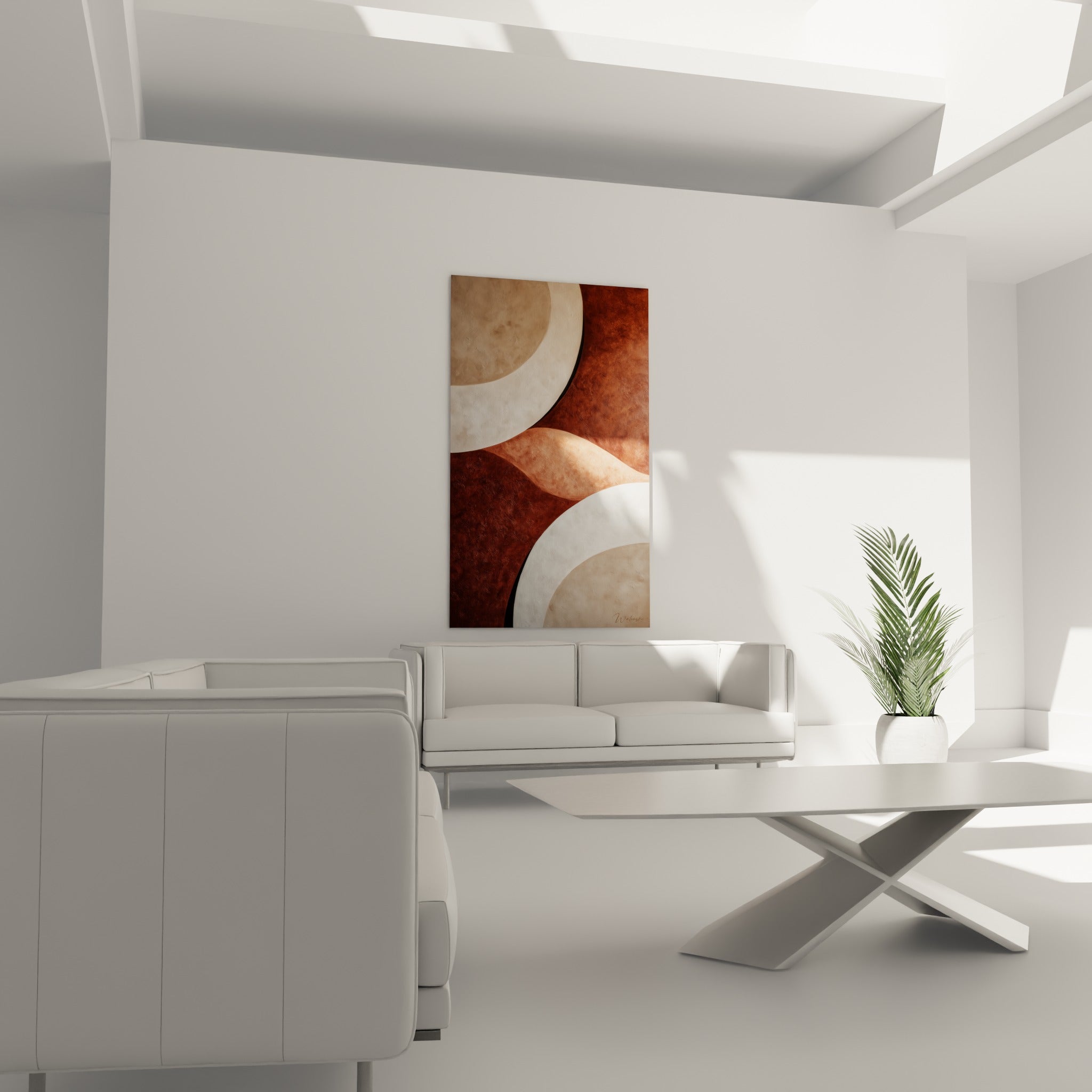 Vague ocre entre deux cercles ivoire sur fond brique, suspendue au-dessus d'un canapé dans un salon lumineux