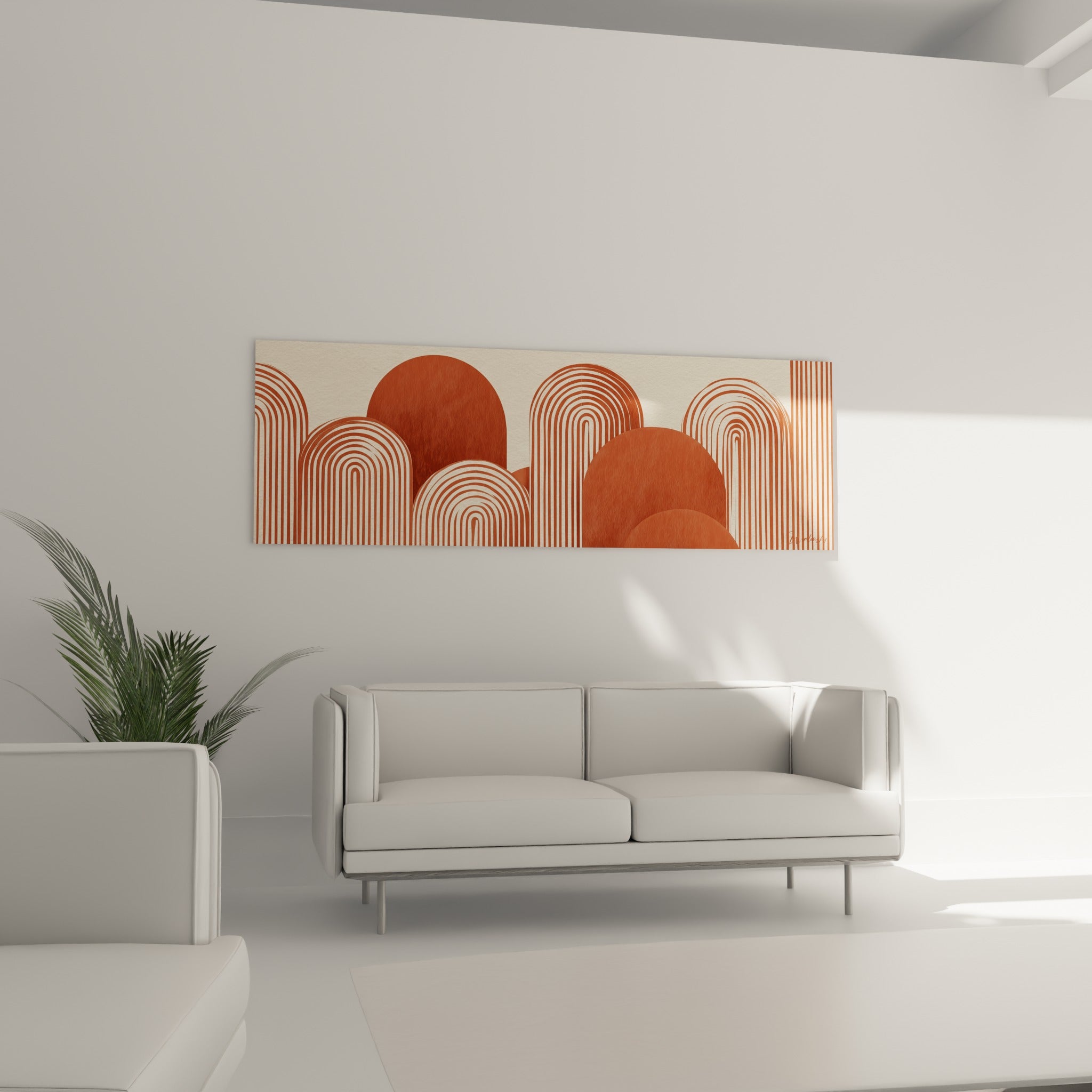 Arcs rayés et pleins en ocre et terracotta clair, au-dessus d'un canapé dans un salon lumineux