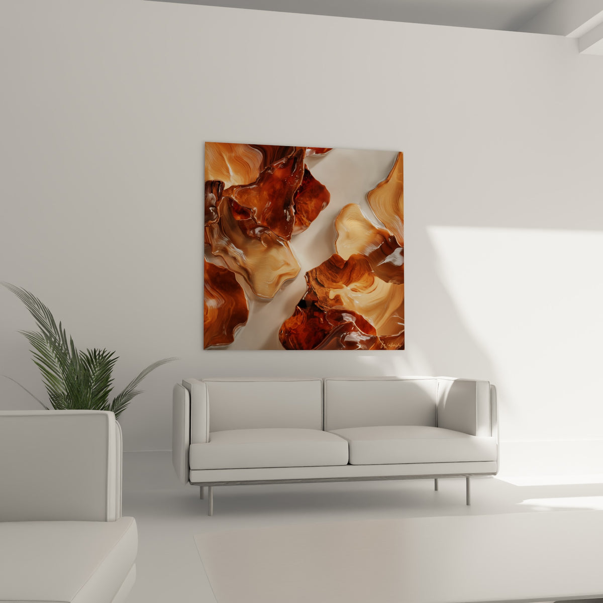 Coulées sinueuses ambrées et crème aux textures veinées, au-dessus d'un canapé dans un salon lumineux