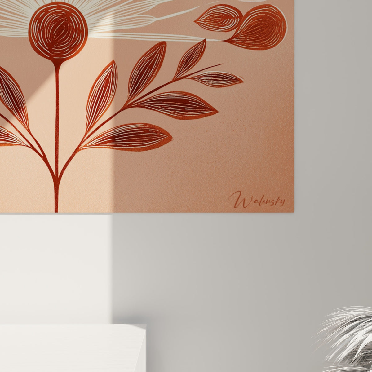 Traits gravés brun rouille et crème visibles de près, striant chaque pétale de la fleur terracotta