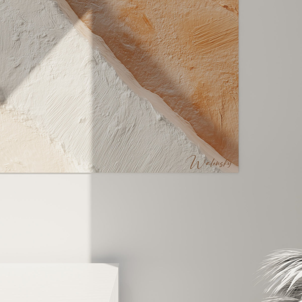 Matière épaisse terracotta, stries blanches crayeuses et coulures orangées visibles en gros plan sur la toile