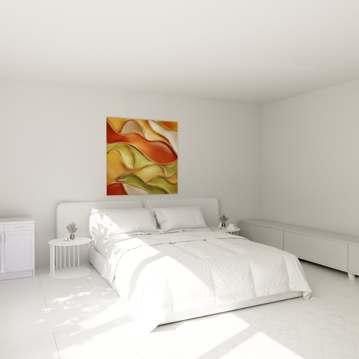 Courbes terracotta et olive dorées suspendues au-dessus d'un lit dans une chambre claire