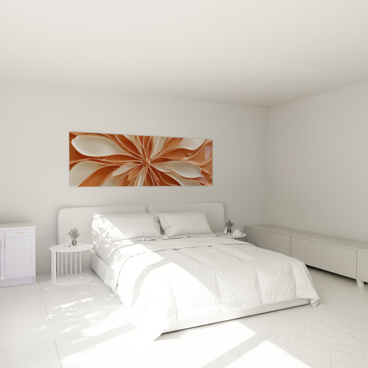 Pétales terracotta et ivoire déployés en fleur sculptée au-dessus d'un lit dans une chambre claire