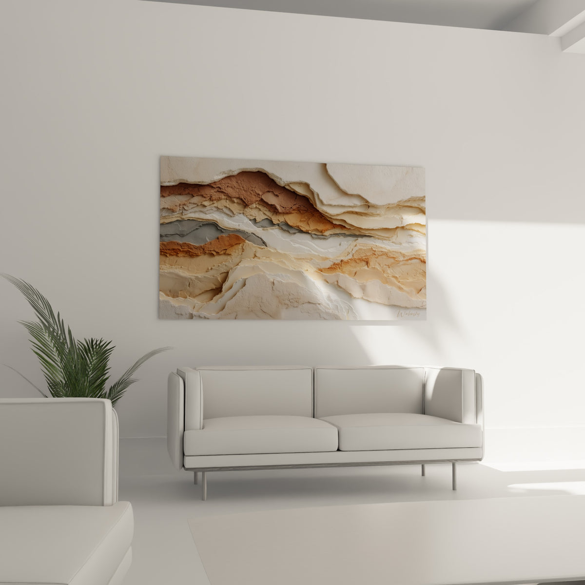 Plissements géologiques ocre et gris anthracite disposés au-dessus d'un canapé dans un salon lumineux