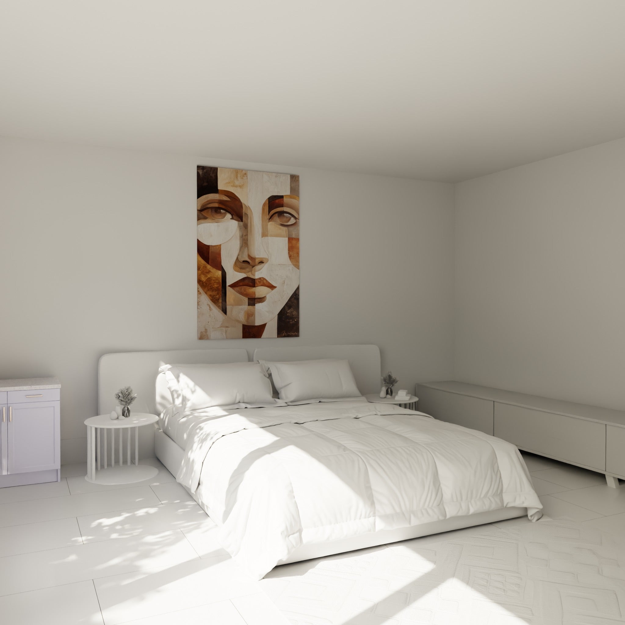 Portrait géométrique brun et doré aux lèvres cuivrées, accroché au-dessus d'un lit dans une chambre claire