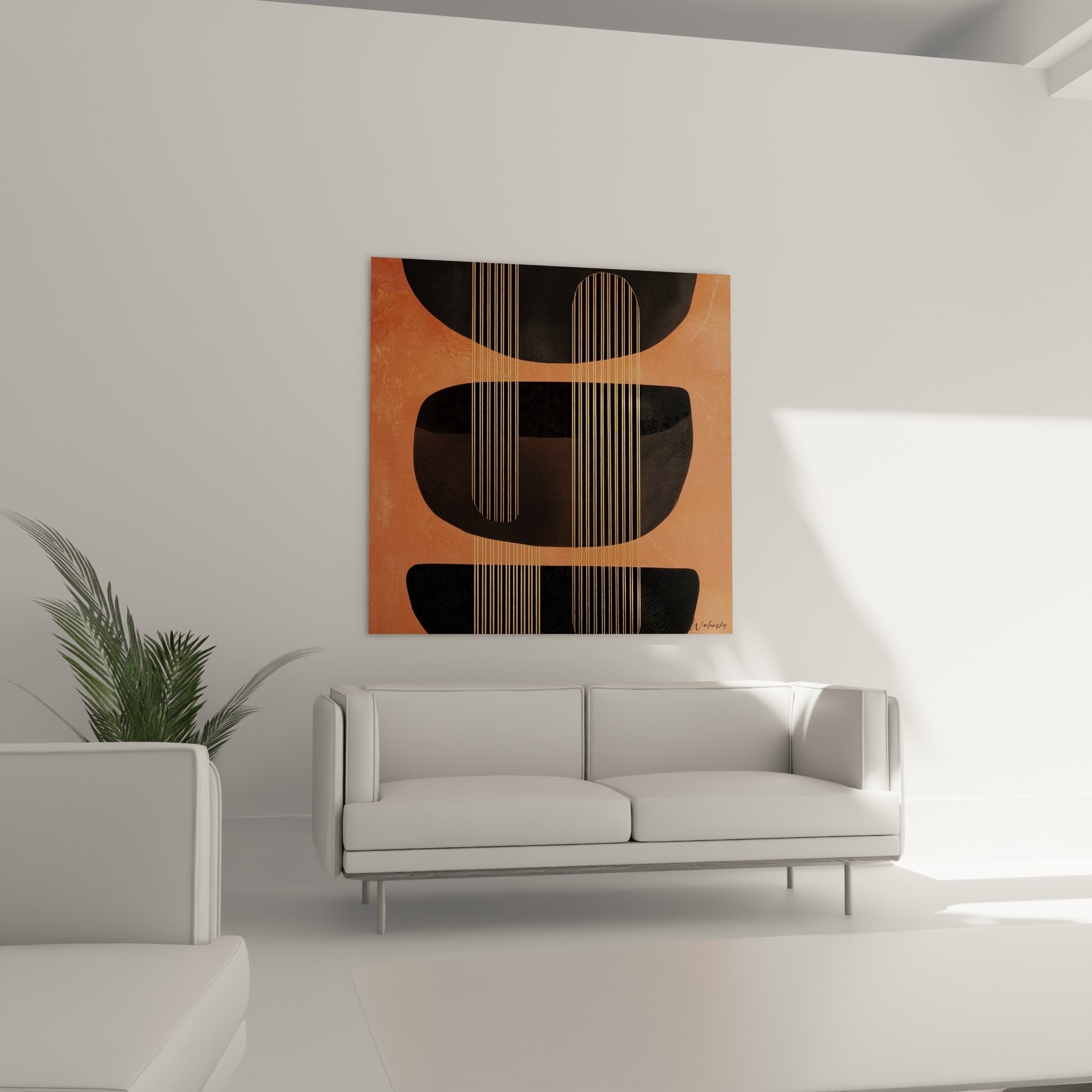 Galets sombres et rayures dorées structurent ce tableau argile, au-dessus d'un canapé dans un salon lumineux