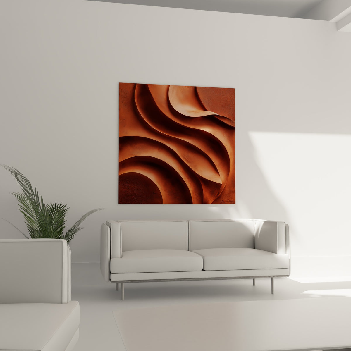 Formes ondulantes cuivre et terracotta aux ombres profondes, suspendues au-dessus d'un canapé dans un salon lumineux