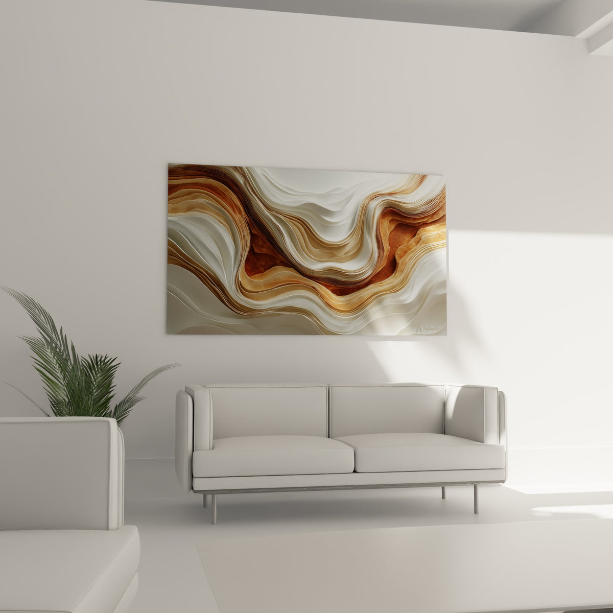 Reliefs ondulants ocre et crème traversant ce tableau posé au-dessus d'un canapé dans un salon lumineux