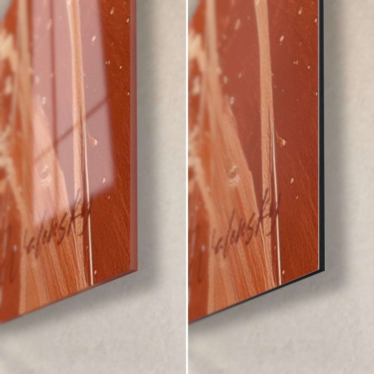 Tableau arcs crème sur fond rouille, coin bas droit : verre acrylique brillant à gauche, alu Dibond mat à droite, tranche noire de 3 mm