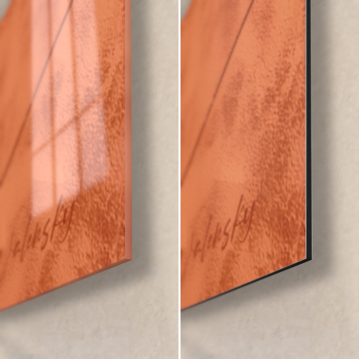 Schilderij met vormen in roest en crème, rechtsonder: glanzend glas met reflecties, mat zwart Dibond-aluminium, dikte 3 mm