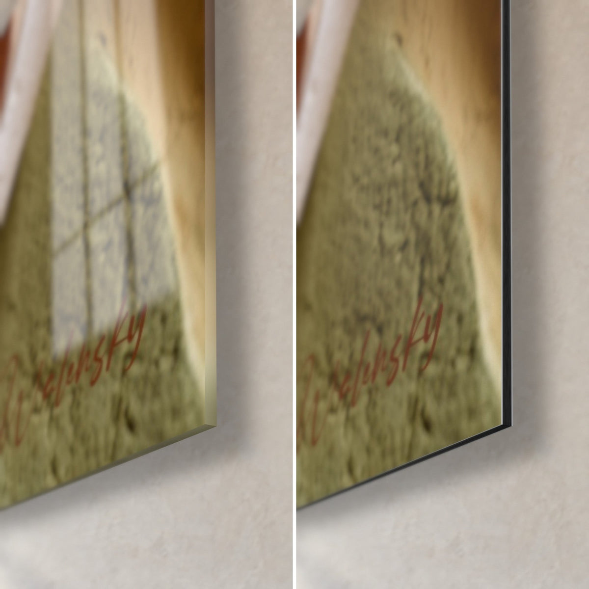 Gemälde mit verschlungenen Reliefs in Salbeigrün, untere rechte Ecke: glänzendes Acrylglas links, mattes Dibond rechts, 3 mm Kante