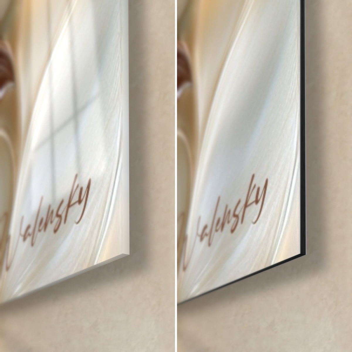 Schilderij met parelmoeren bladeren in saliegroen en ivoor, Walensky-signatuur, glanzend glas links, mat Dibond rechts