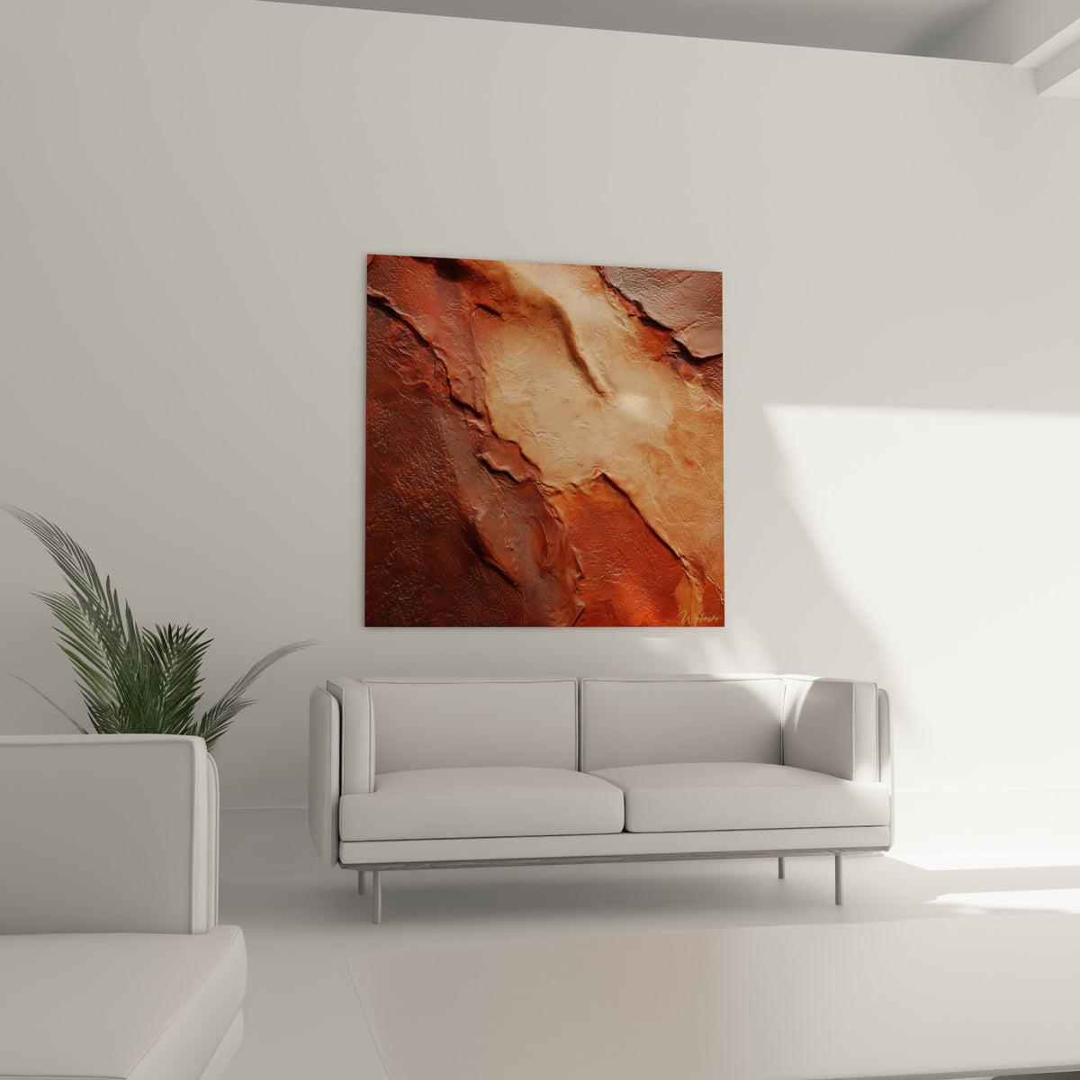 Crevasses orange et brunes traversant la toile texturée, suspendues au-dessus d'un canapé dans un salon lumineux.