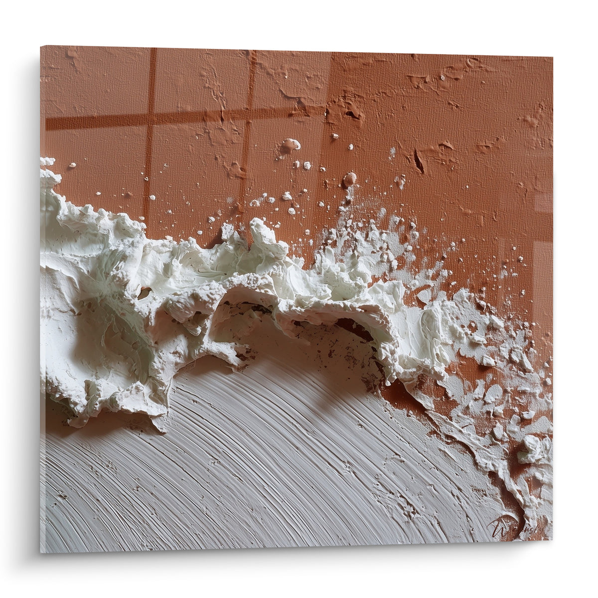 Vague blanche épaisse jaillissant sur fond terracotta texturé, contraste entre blanc cassé et brique orangée