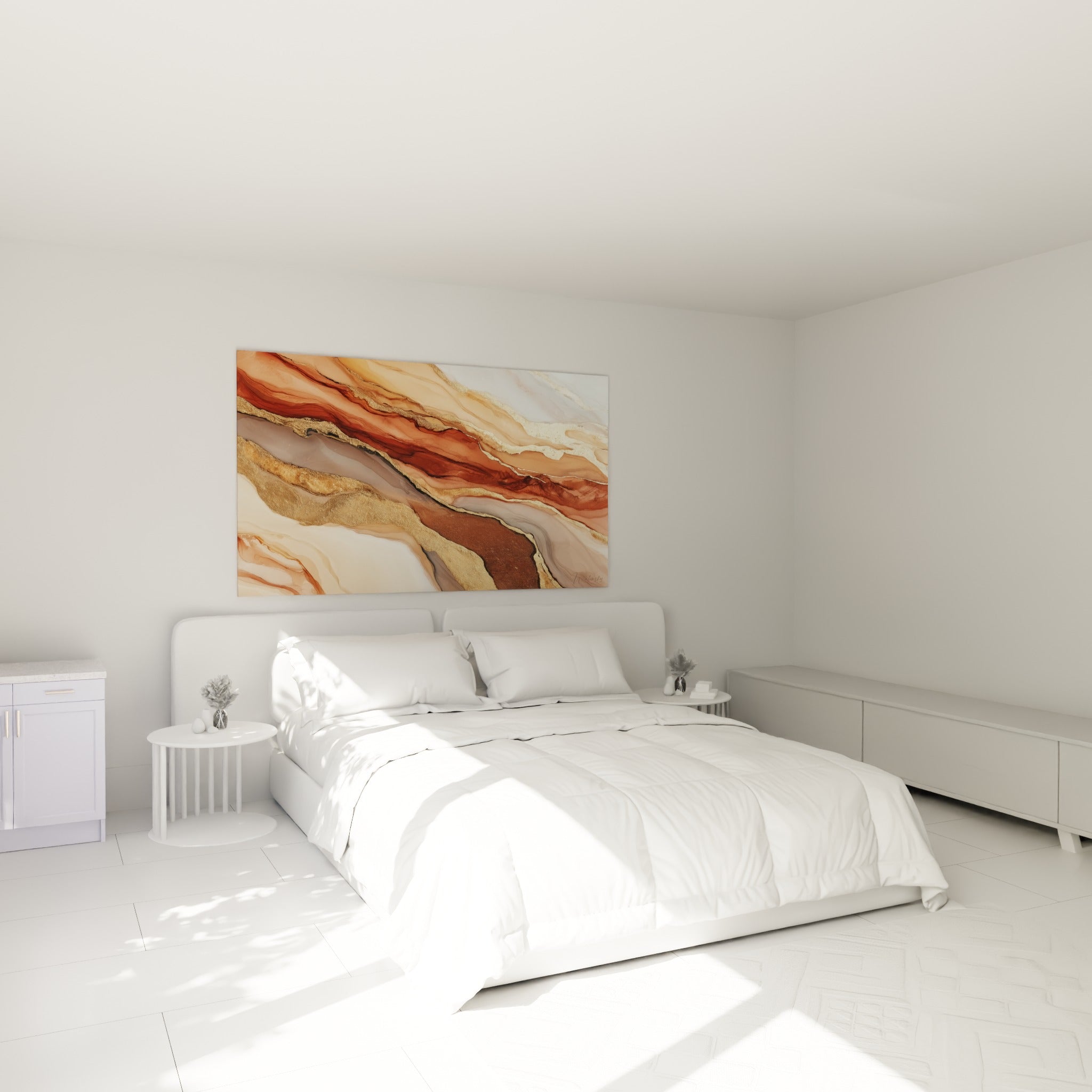 Coulées ocre et brunes en mouvement, tableau accroché au-dessus d'un lit dans une chambre claire