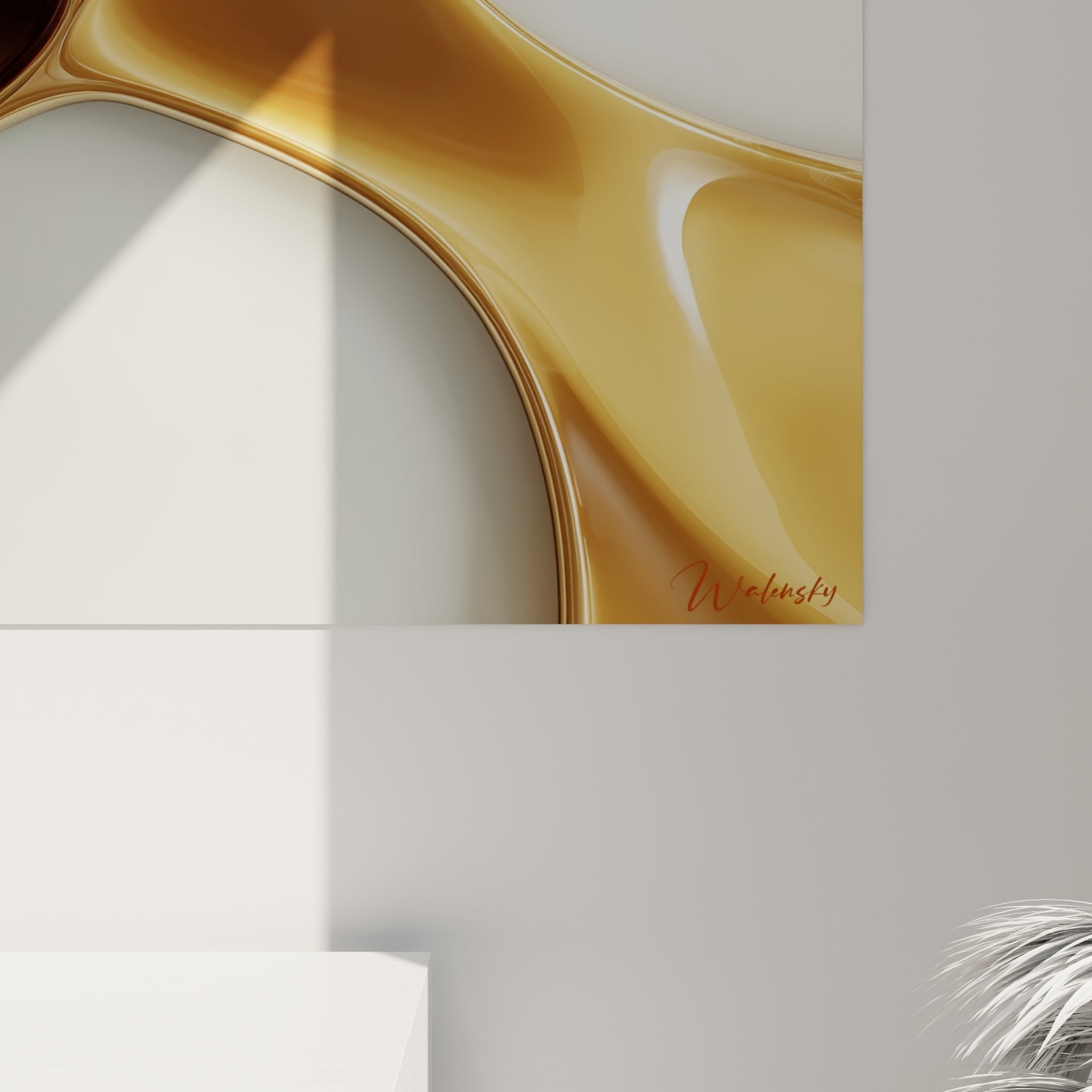 Veines fines de marbre blanc et reflets dorés brillants captés en gros plan sur la toile accrochée