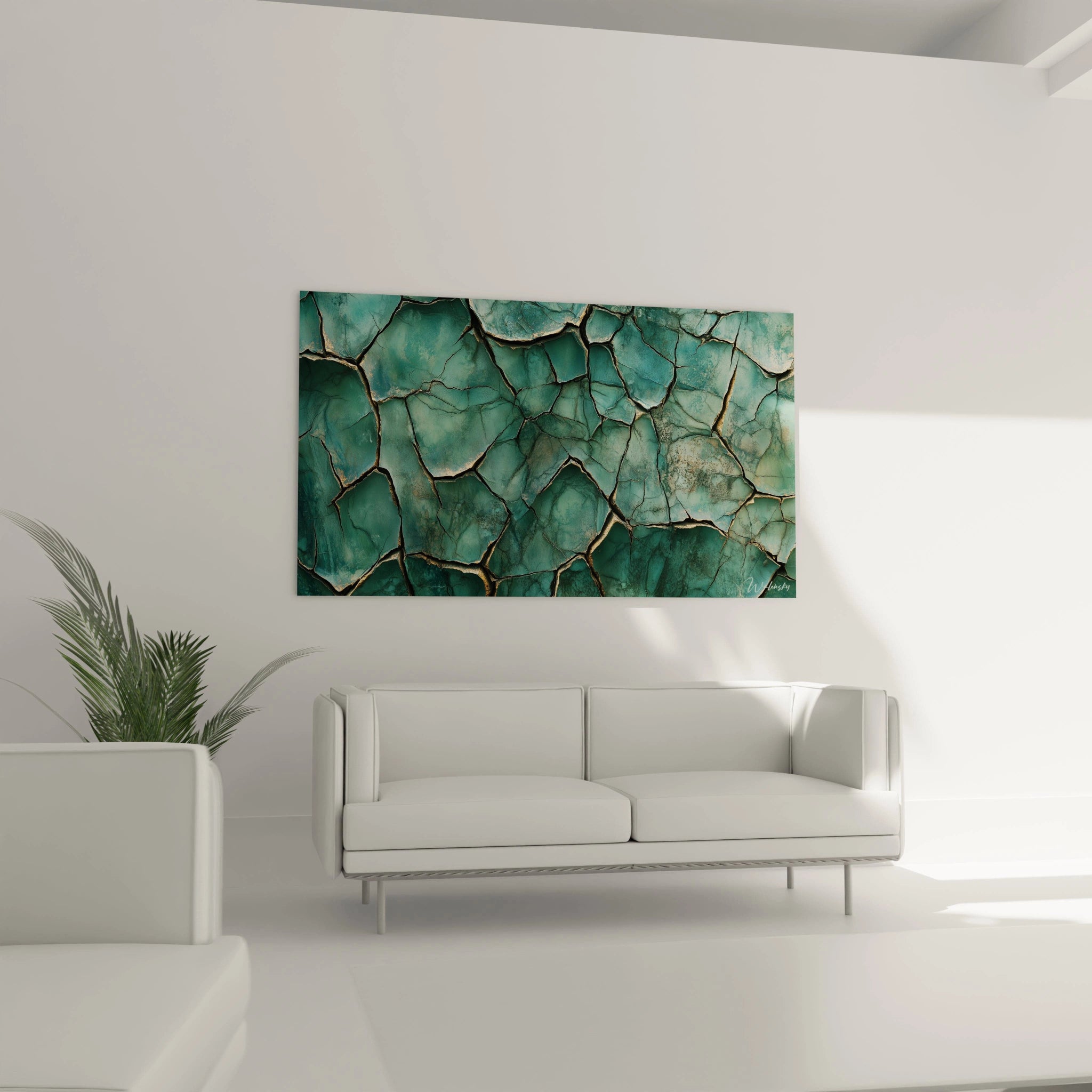 Un tableau texturé abstrait représentant des surfaces fracturées, aux teintes bleu-vert profond et or. Des fissures visibles créent des reliefs qui donnent de la profondeur à l’œuvre.
