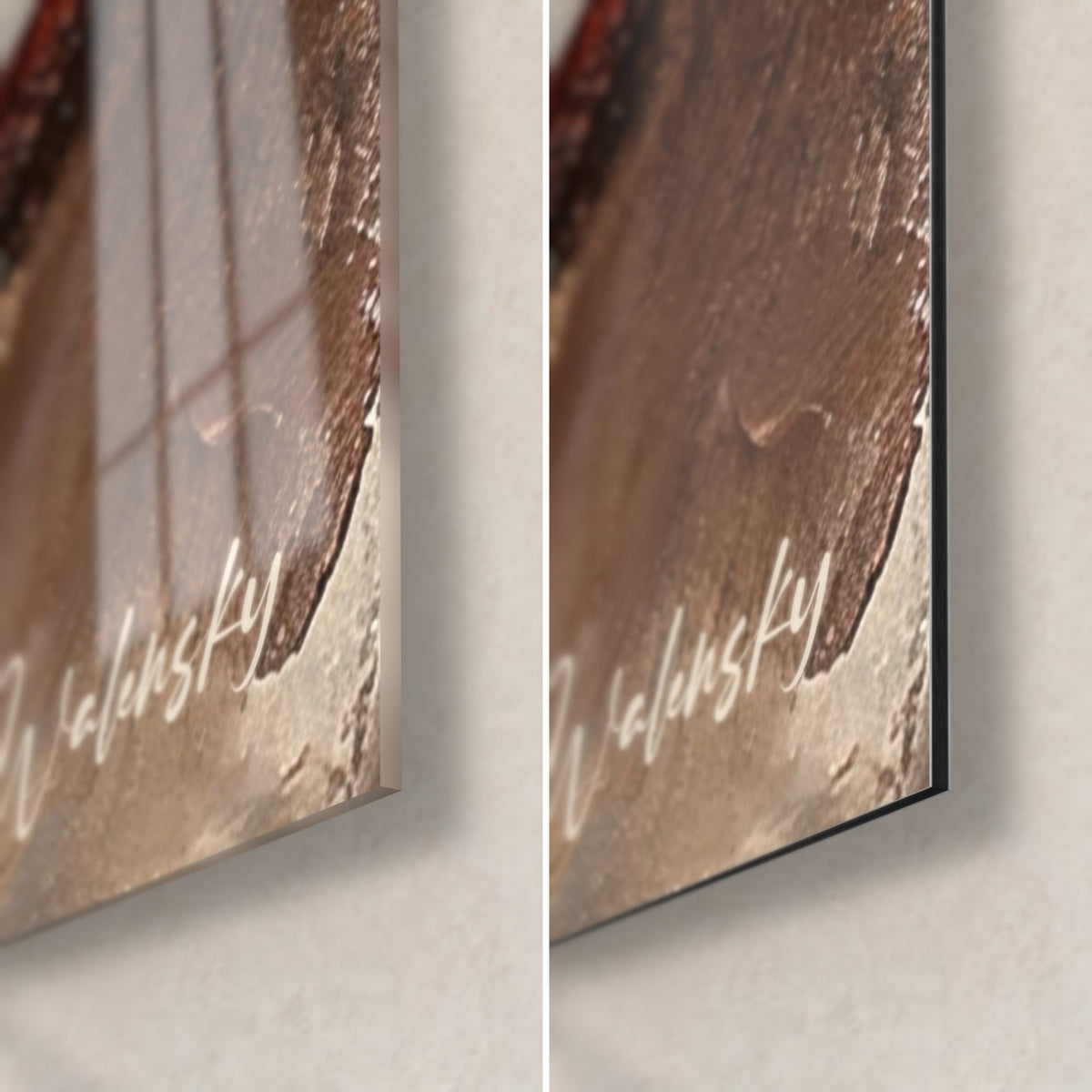 Tableau strate rouge et anthracite, coin bas droit : verre acrylique brillant à gauche, alu Dibond mat à droite, tranche fine