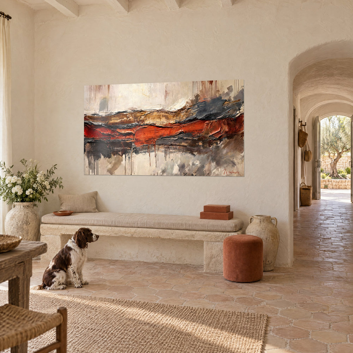 Tableau bande de matière épaisse rouge vermillon et gris charbon, spaniel assis, sur un mur chaulé du mas provençal