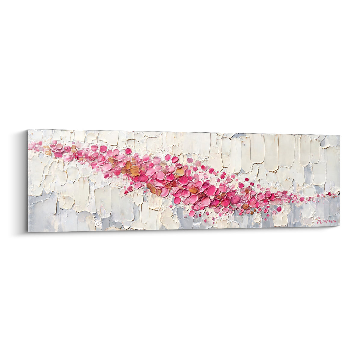 Tableau pétales roses et dorés en relief sur fond blanc crayeux, traînée diagonale texturée