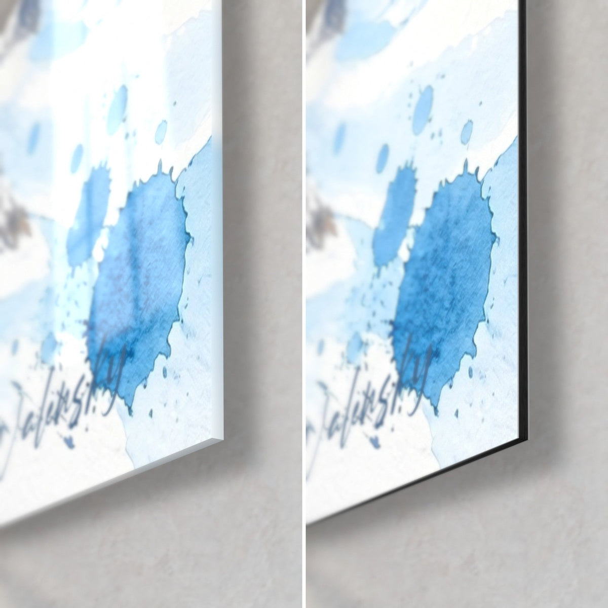 Quadro cime innevate, spruzzo blu oltremare, angolo in basso a destra in vetro lucido e Dibond opaco, spessore 3 mm