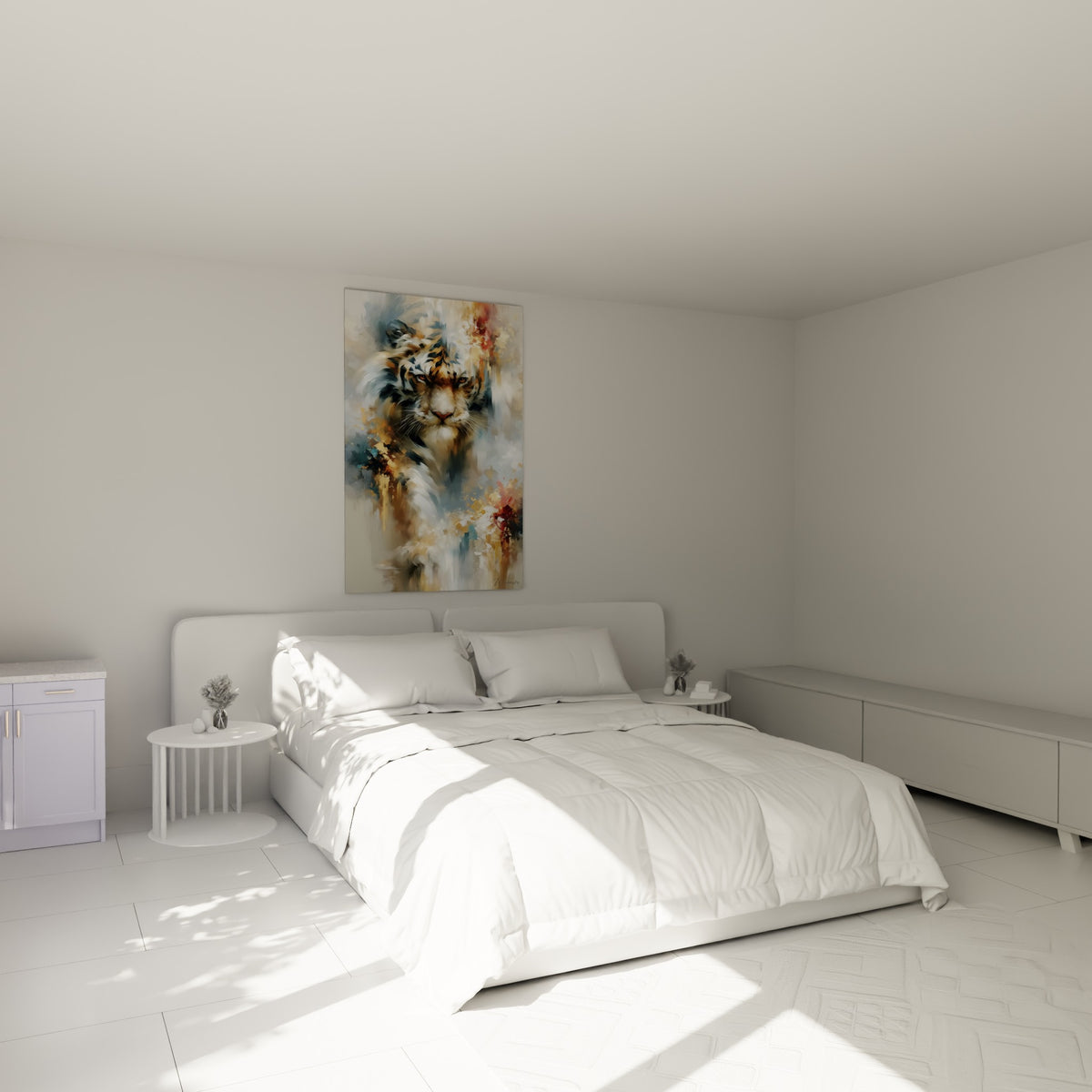 Tigre fauve aux teintes ocre et bleu ardoise accroché au-dessus d'un lit dans une chambre claire