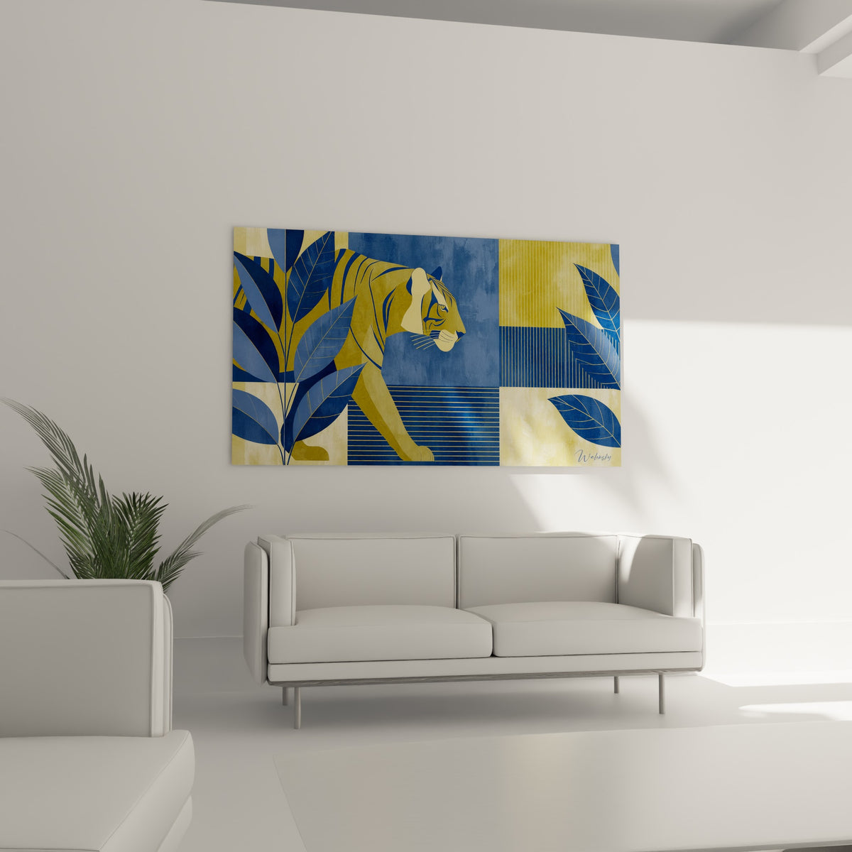 Silhouette de tigre ocre et bleu accrochée au-dessus d'un canapé dans un salon lumineux.