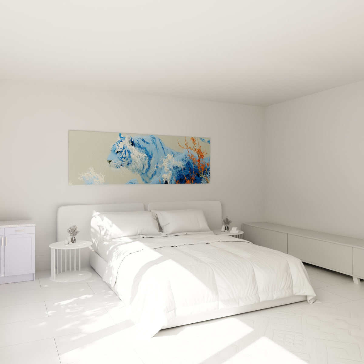 Fauve bleu ciel et blanc aux textures givrées accroché au-dessus d'un lit dans une chambre claire