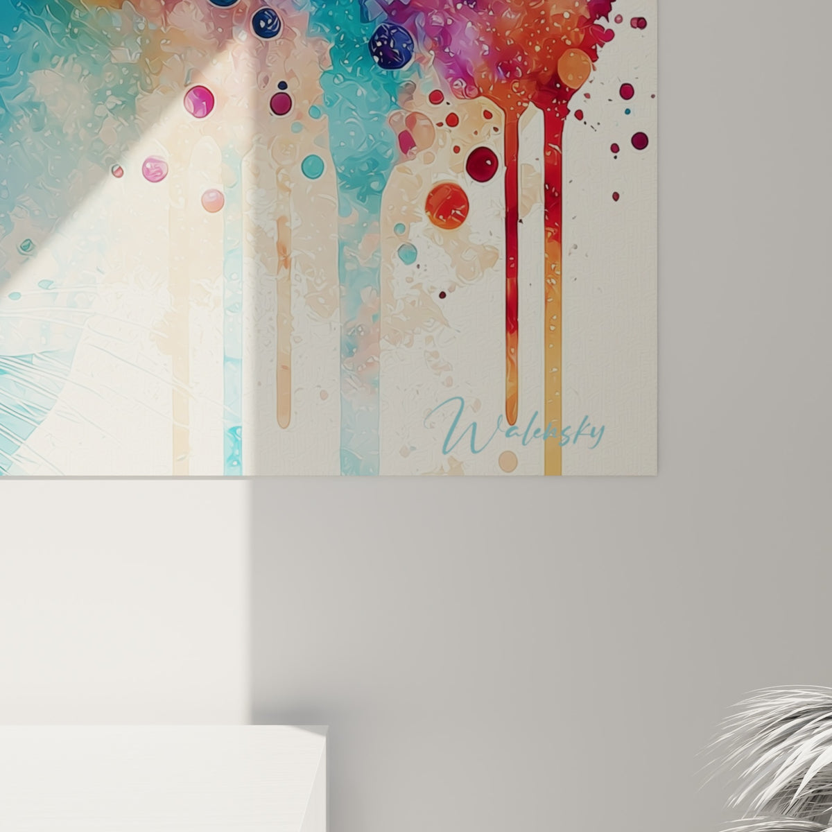 Détail des coulures aquarelle où le bleu marine et l'orange brûlé se fondent près de l'œil ambré