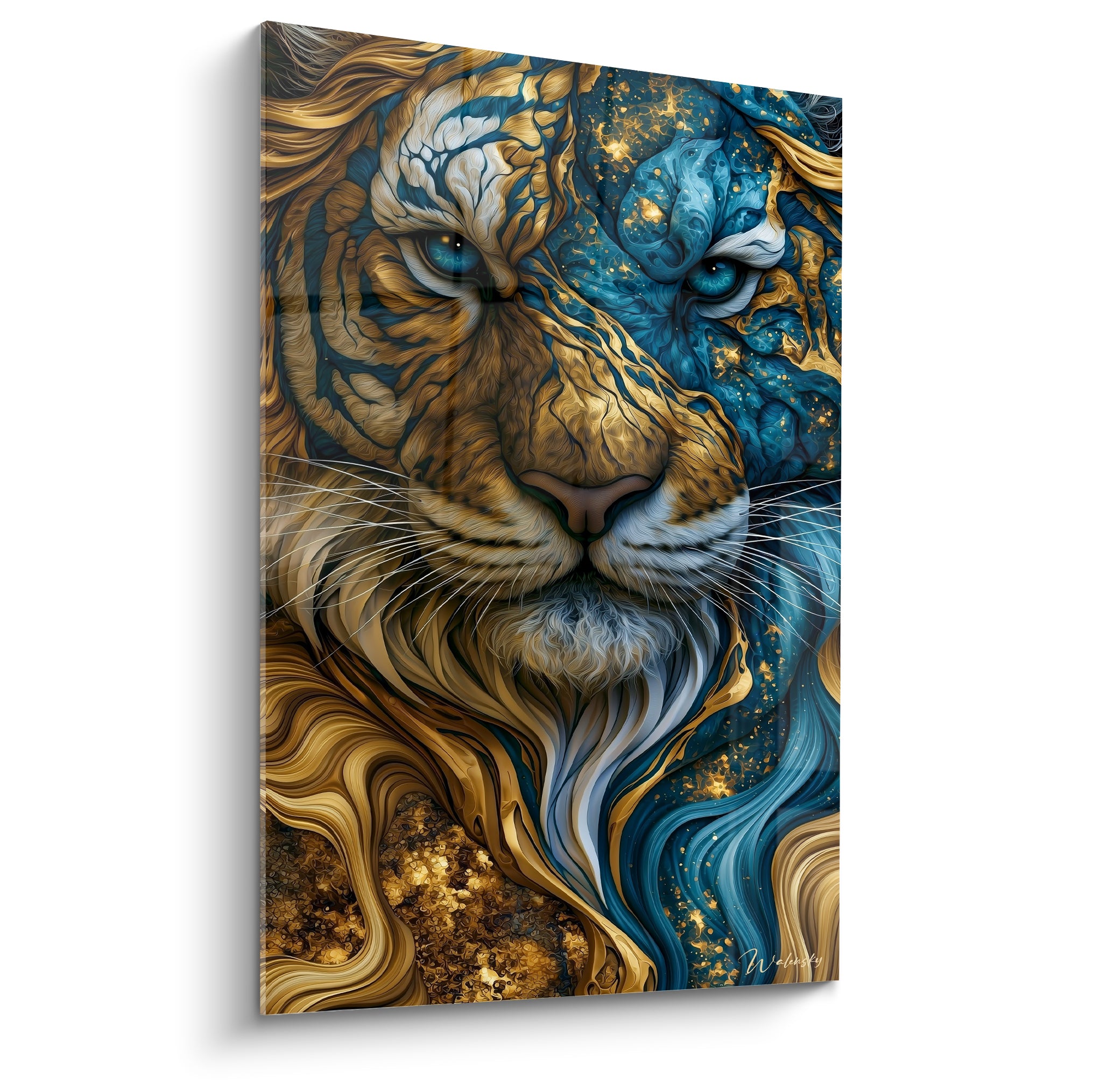 Tigre au visage divisé doré et bleu marine, regard perçant, volutes fluides façon aquarelle liquide