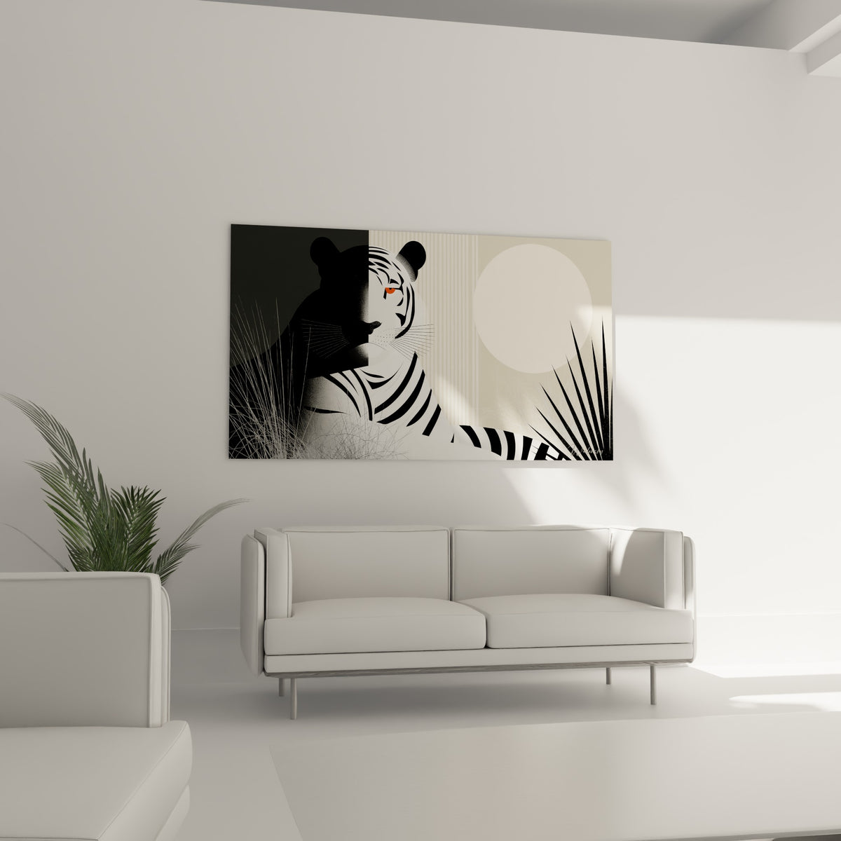 Tigre stylisé beige et anthracite, œil orange perçant, au-dessus d'un canapé dans un salon lumineux.