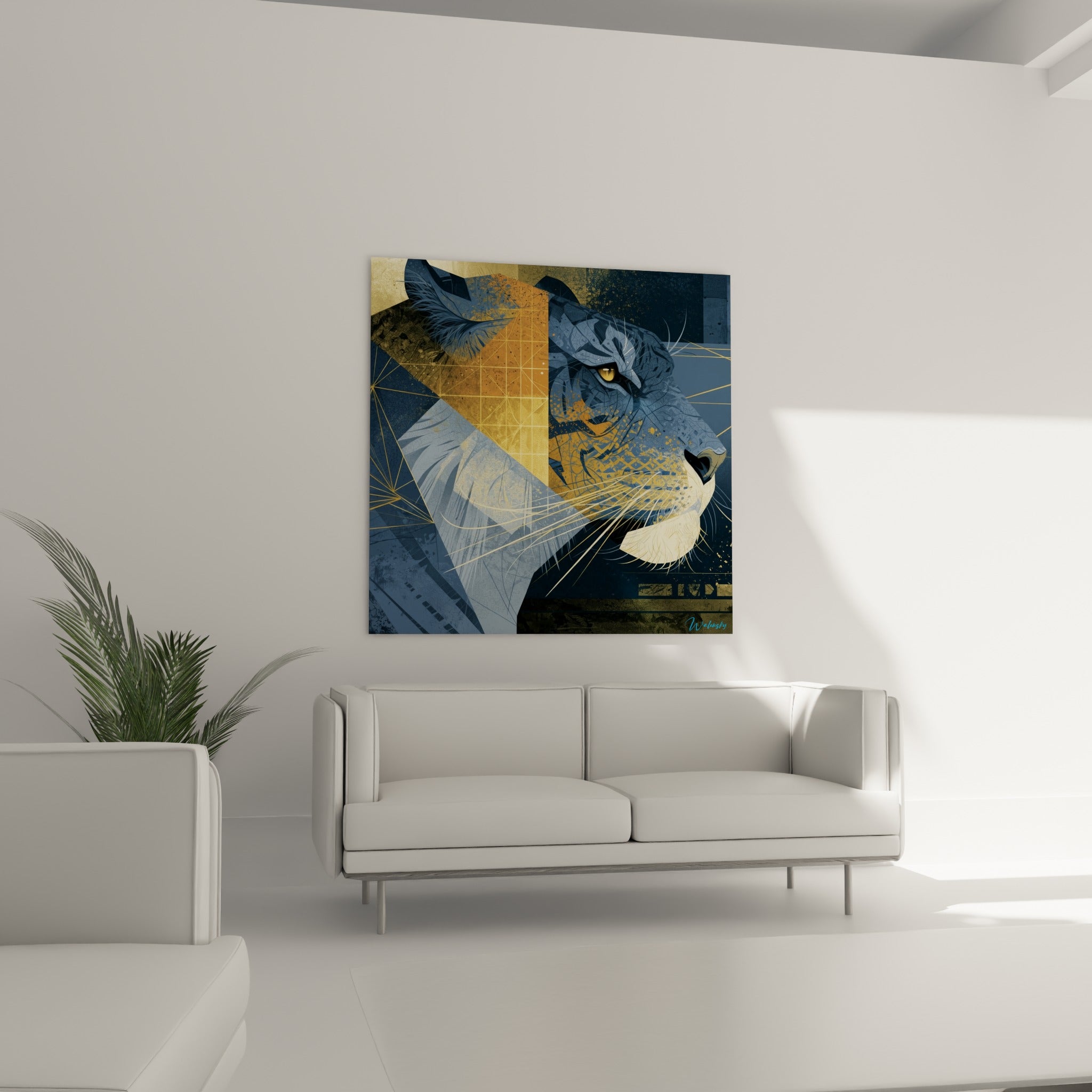 Fauve stylisé en bleu nuit et or, composition graphique intense, au-dessus d'un canapé dans un salon lumineux
