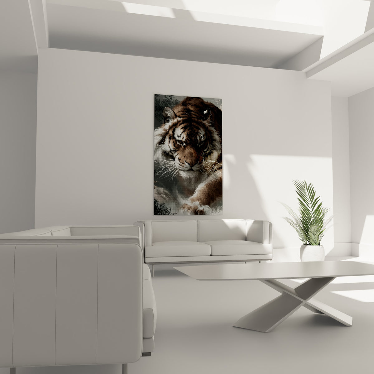 Museau du tigre blanc et brun aux moustaches fines, au-dessus d'un canapé dans un salon lumineux