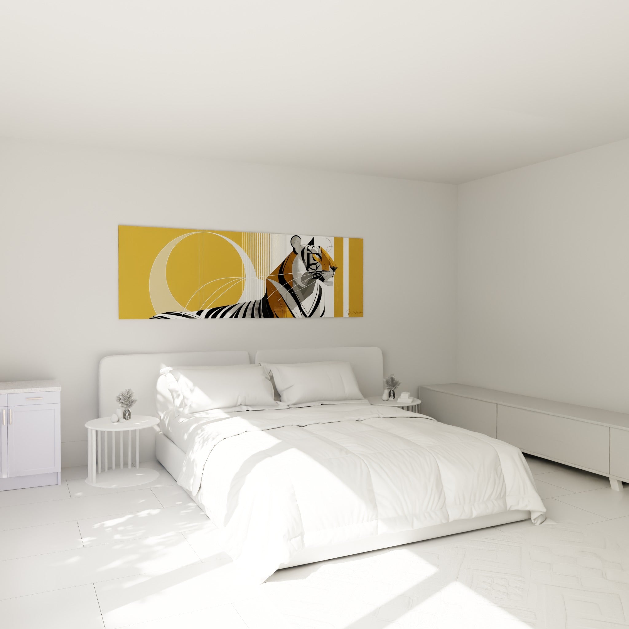 Félin stylisé aux rayures noir et blanc sur fond ocre, accroché au-dessus d'un lit dans une chambre claire