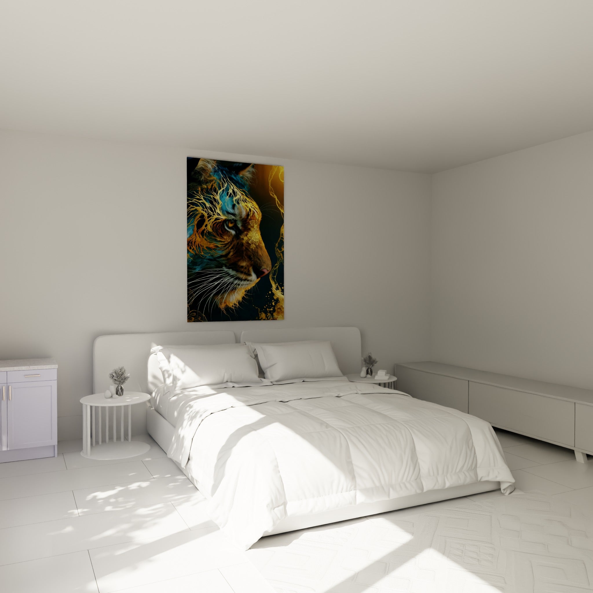 Regard félin ambré entouré de bleu et de doré, tableau tigre au-dessus d'un lit dans une chambre claire