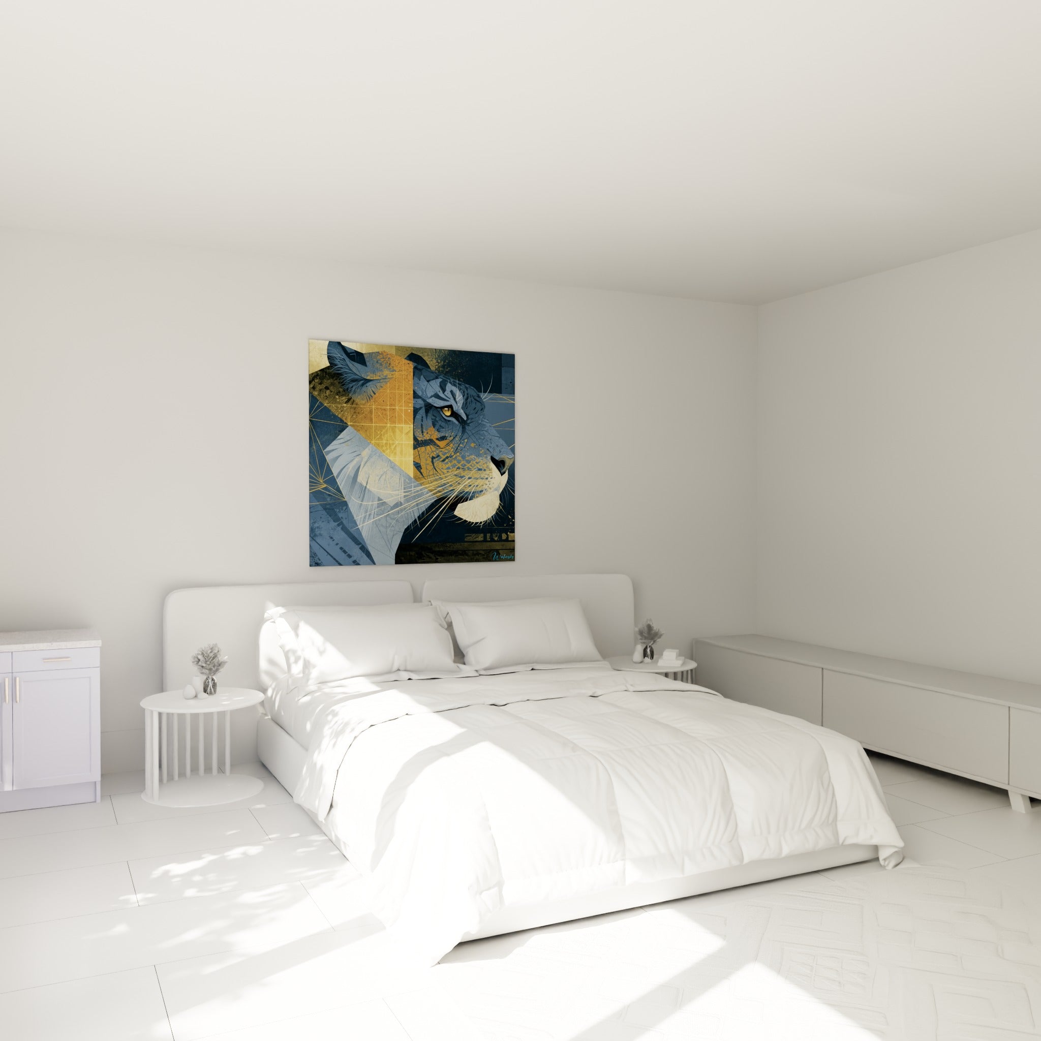 Félin bleu marine aux yeux dorés et motifs géométriques, accroché au-dessus d'un lit dans une chambre claire