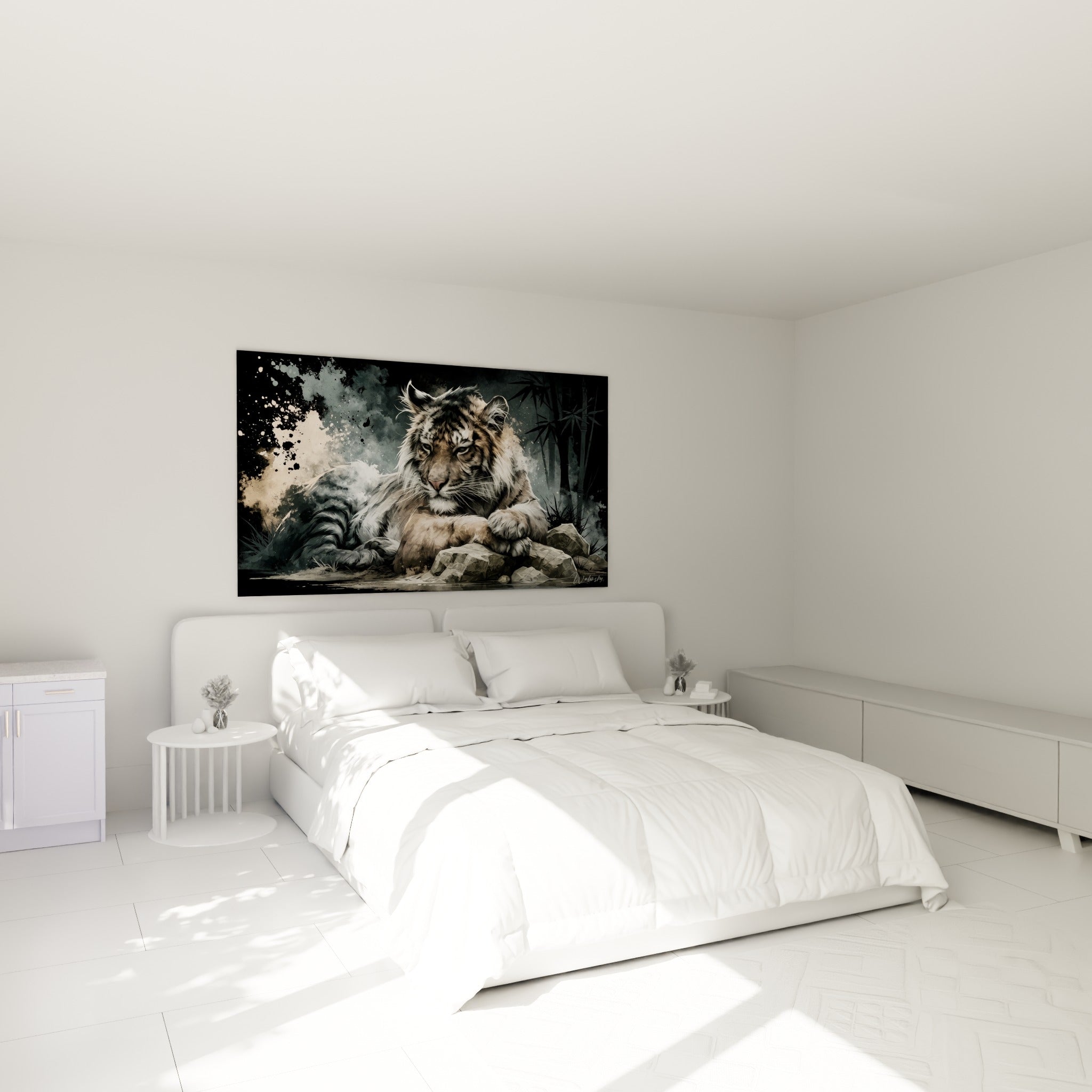 Fauve endormi entre rochers gris et brume beige, accroché au-dessus d'un lit dans une chambre claire