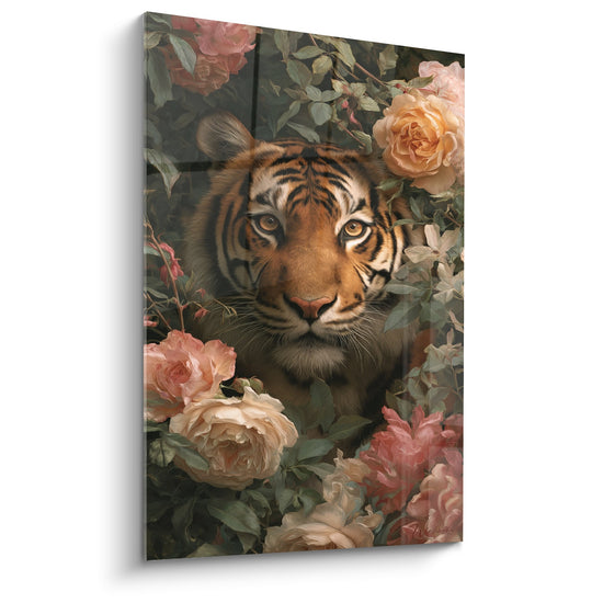 Tableau tigre majestueux entouré de roses pastel pêche et corail sur fond de feuillage vert, regard intense