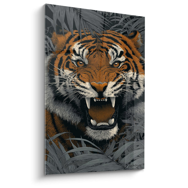 Cuadro Tigre Rugiente con Colmillos Afilados sobre Fondo de Vegetación Gris - Poder Salvaje - Edición Tigre