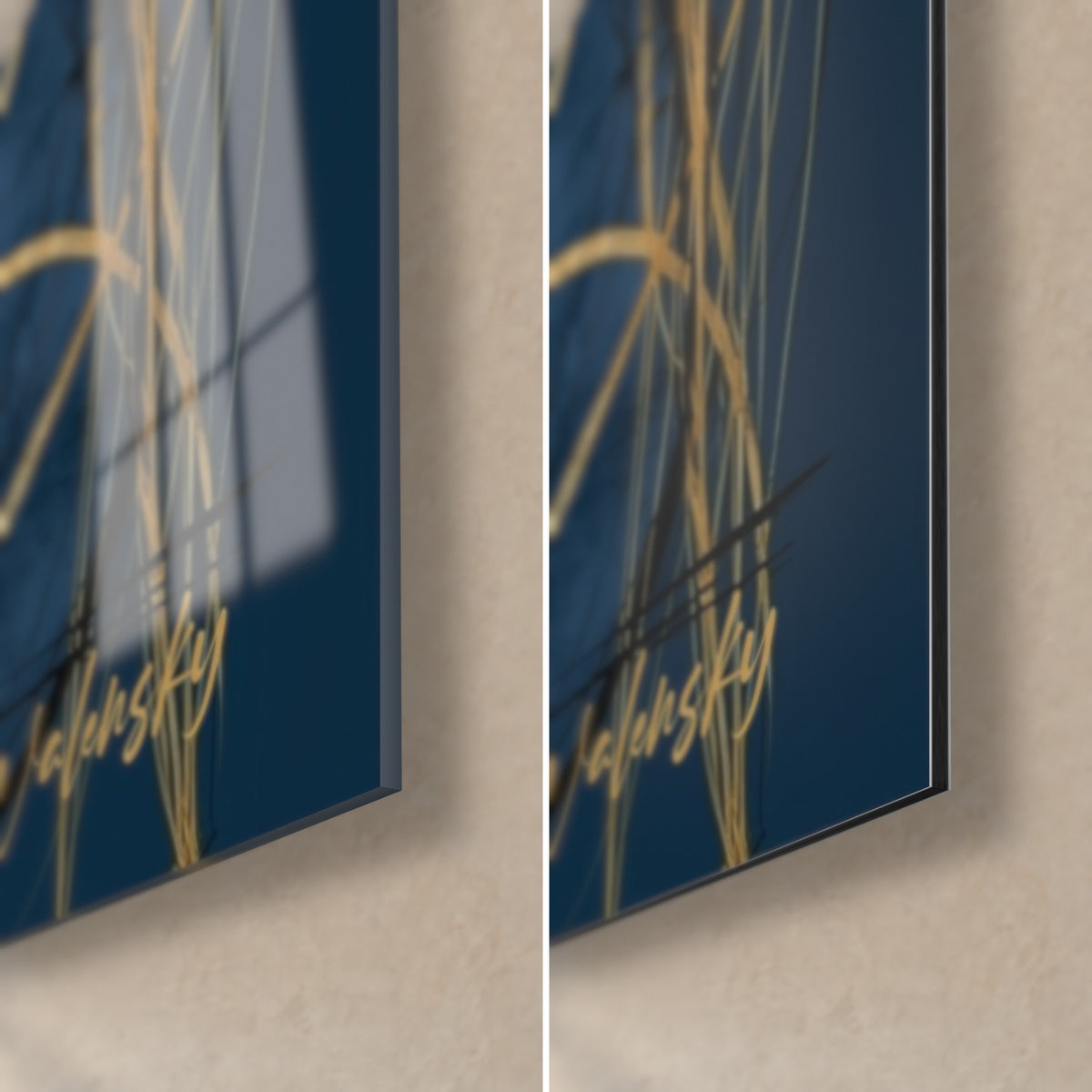 Tableau tigre rouge, coin bas droit : signature dorée sur fond bleu marine, verre acrylique brillant et alu Dibond mat, tranche 3 mm